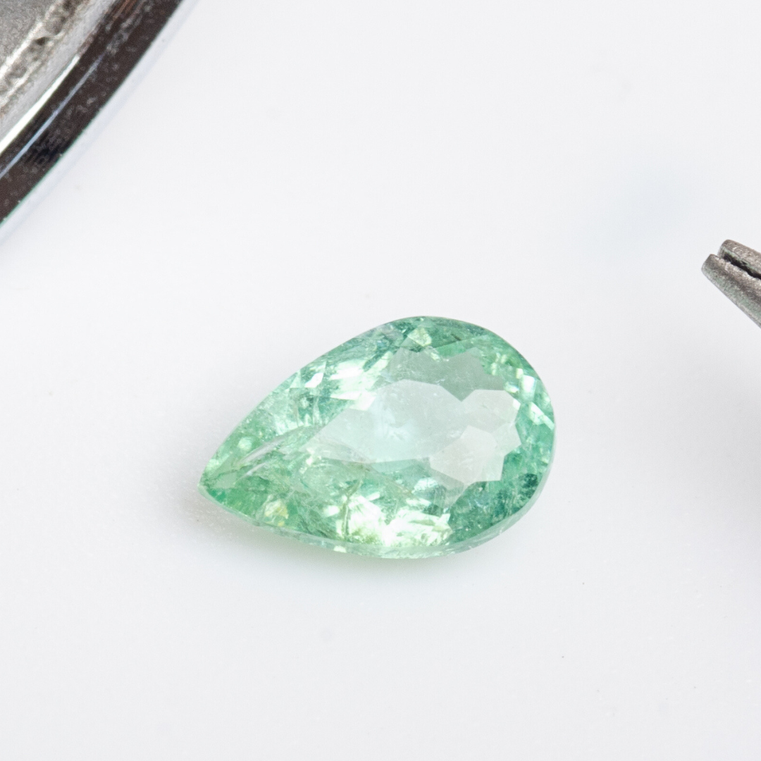 0.47ct blue-green Paraiba tourmaline pear cut 6mm x 3.8mm Brazil | SARATTI