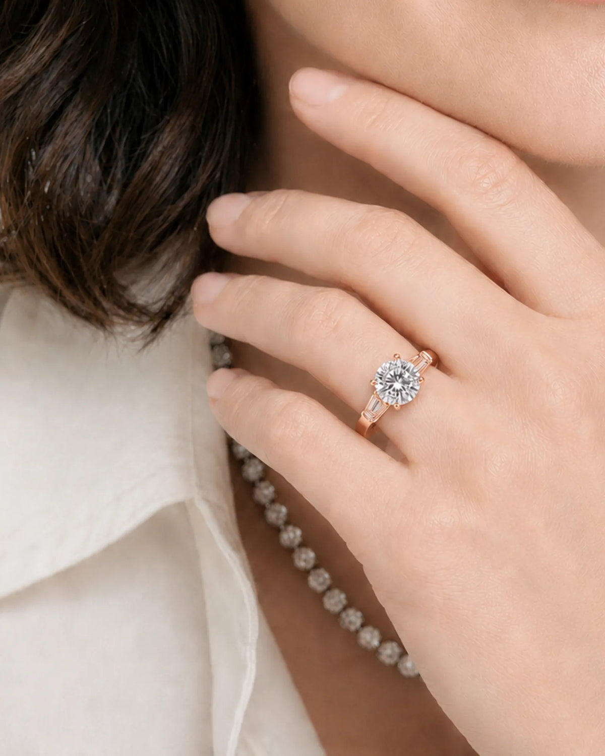 Terzo Tesoro – Natural Round Diamond Three-Stone Engagement Ring