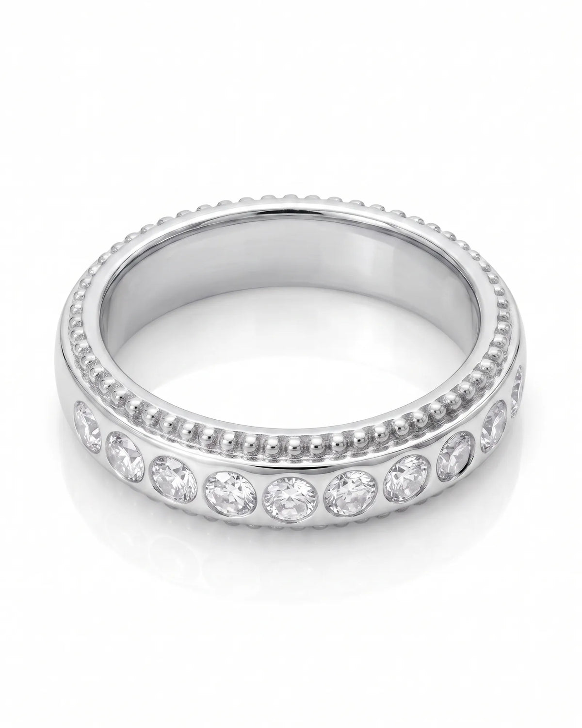 Diamond wedding band in 18K white gold, view 2 | SARATTI