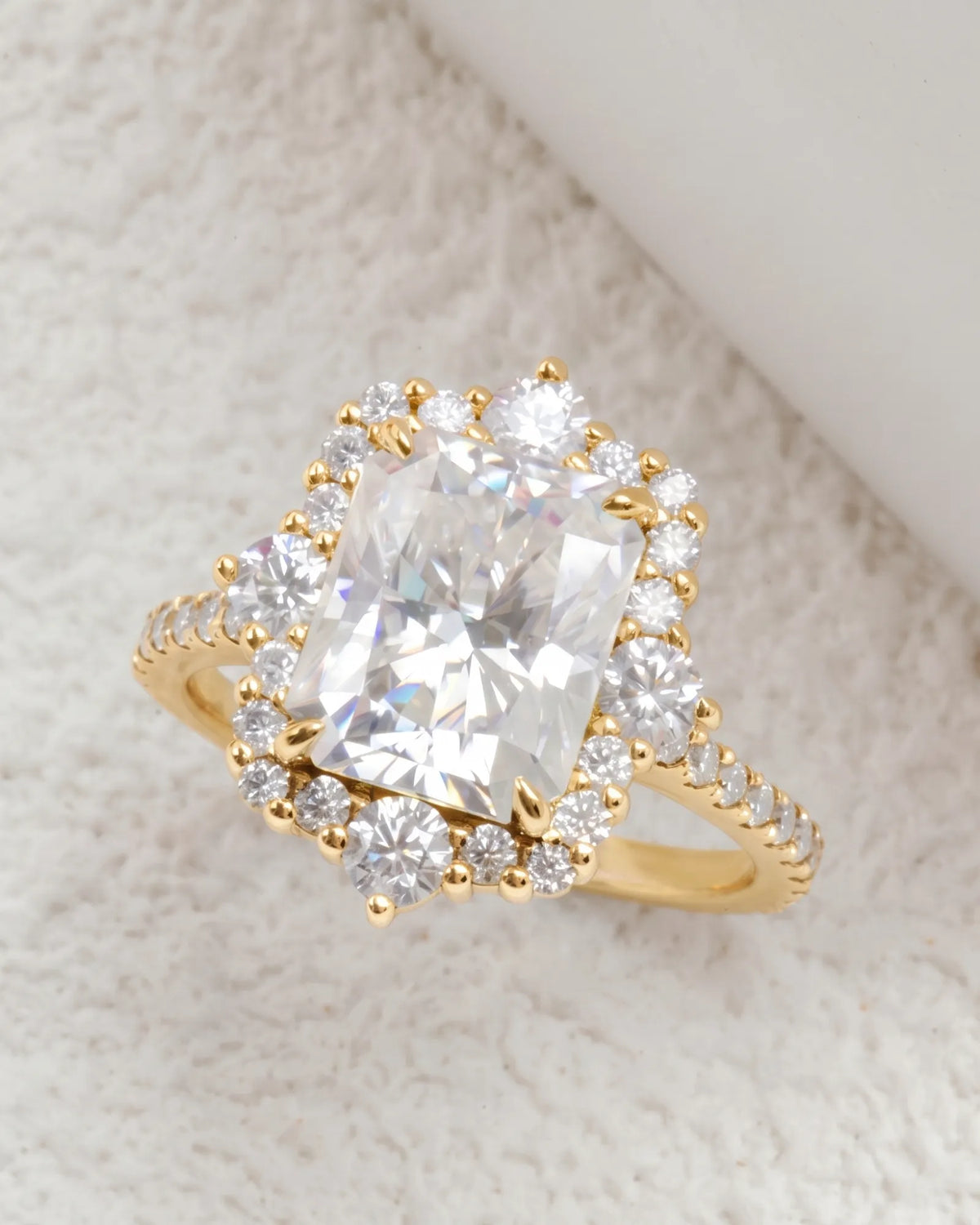 Cometa Corona – Natural Radiant-Cut Diamond Floral Halo Ring