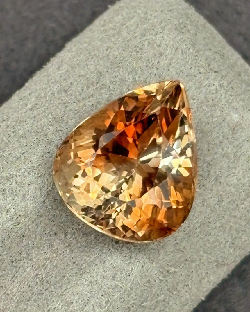 13 × 11mm Brazilian Imperial Topaz pear-shaped front view | SARATTI