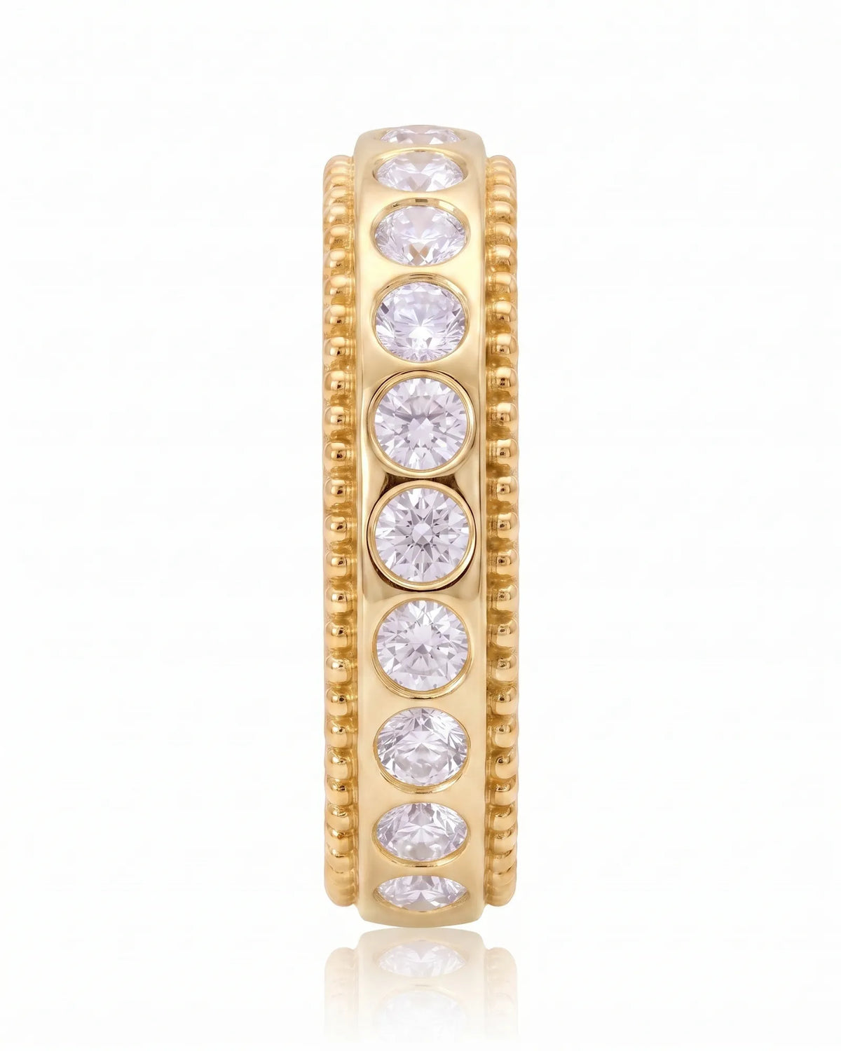 Diamond wedding band in 18K yellow gold, view 2 | SARATTI