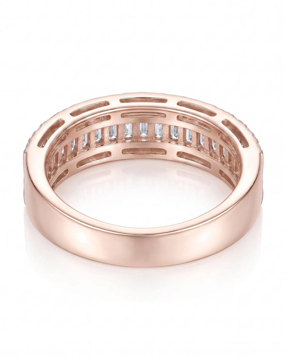 Baguette-cut and round brilliant diamond wedding band in polished 18K rose gold | SARATTI
