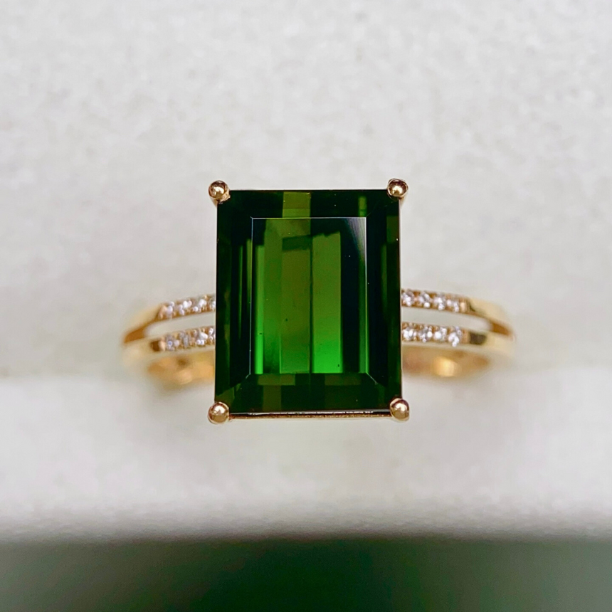 Emerald Green Tourmaline 2.15ct Oval 8.4×6.2mm Luxora Green II