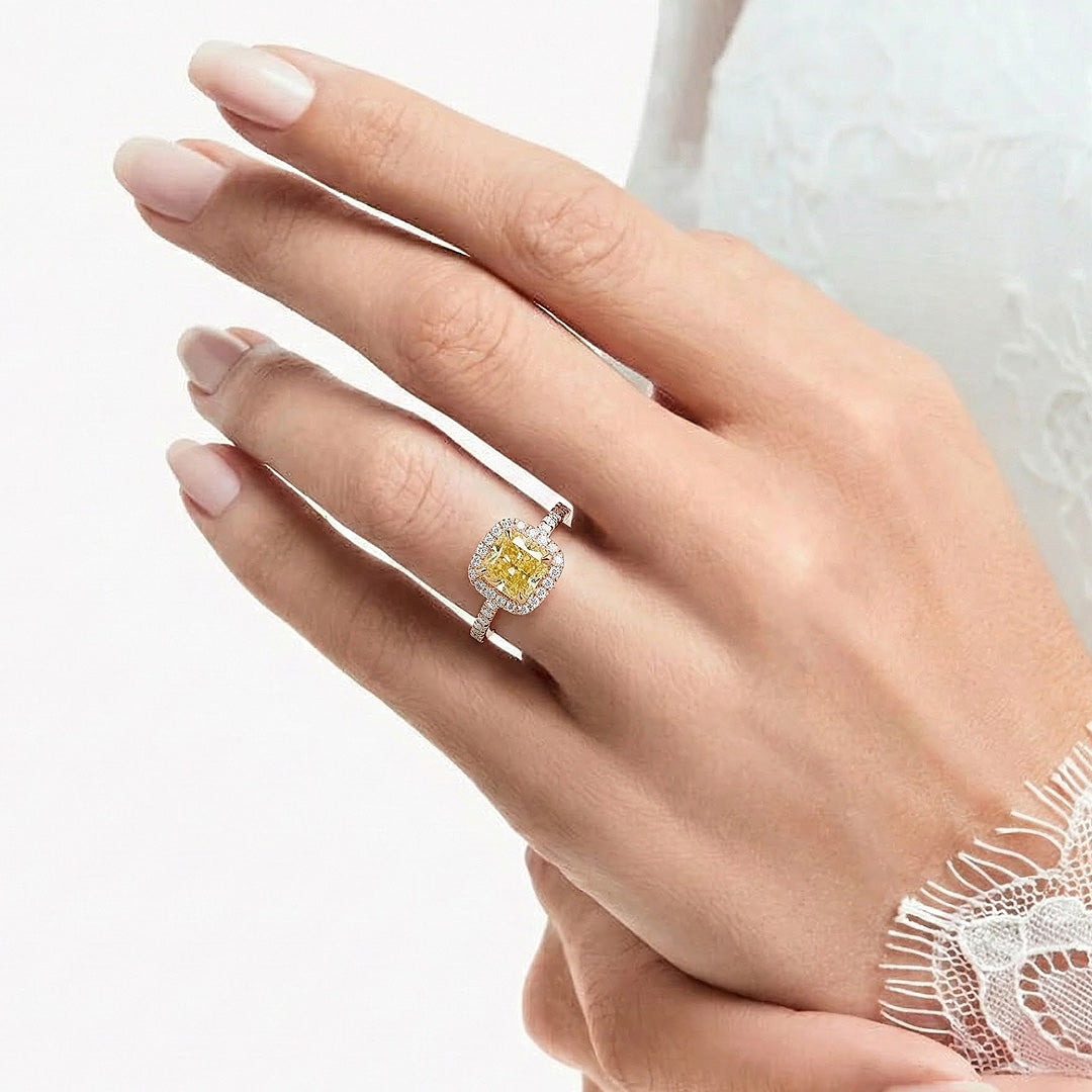 18K Rose Gold Diamond Ring on Model's Hands - SARATTI