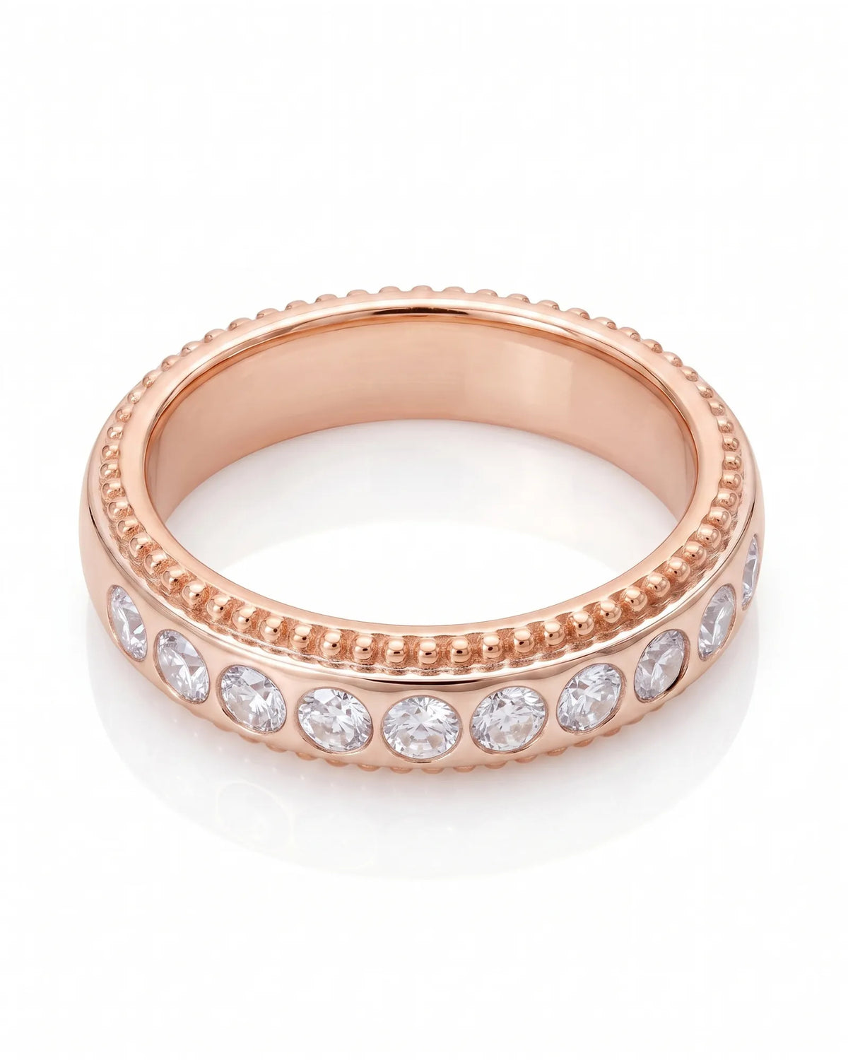 Diamond wedding band in 18K rose gold, detail view | SARATTI