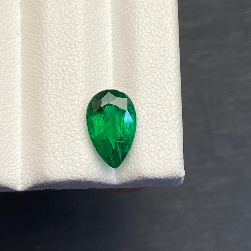 2.44-carat Pear Cut Vivid Green | GUILD Certified