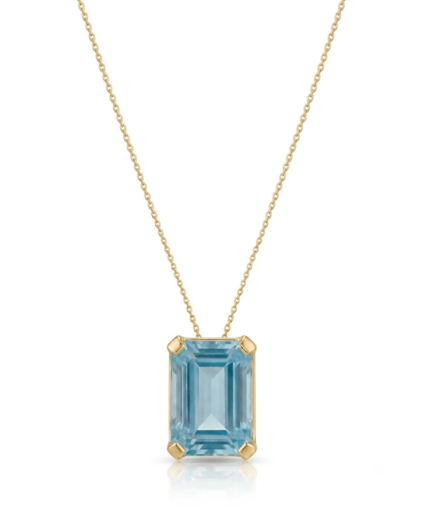 AURELLE emerald cut Aquamarine solitaire necklace setting in yellow gold front view | SARATTI