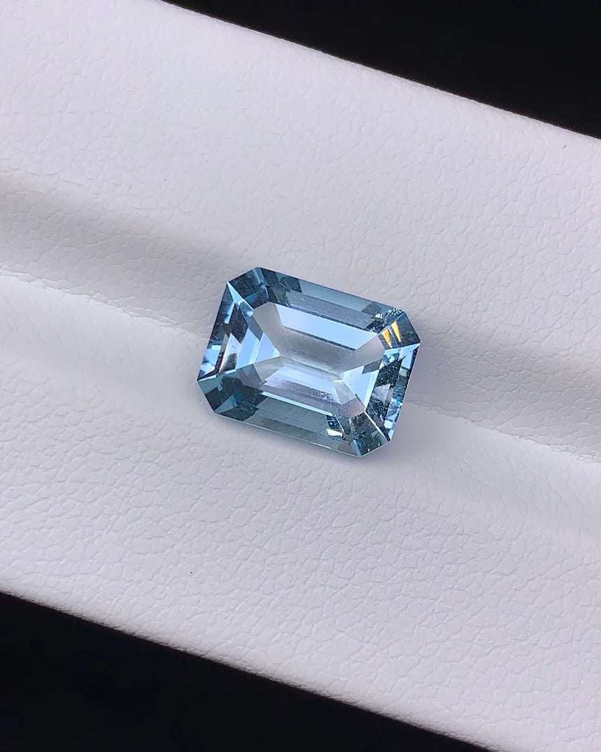 3.04ct Natural Exceptional Santa Maria Aquamarine octagonal view | SARATTI