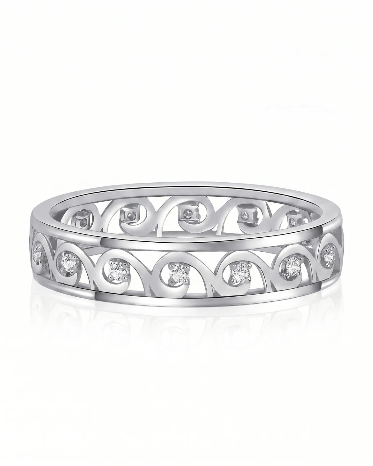 Art Nouveau diamond wedding ring highlighting the curved diamond-set motif | SARATTI
