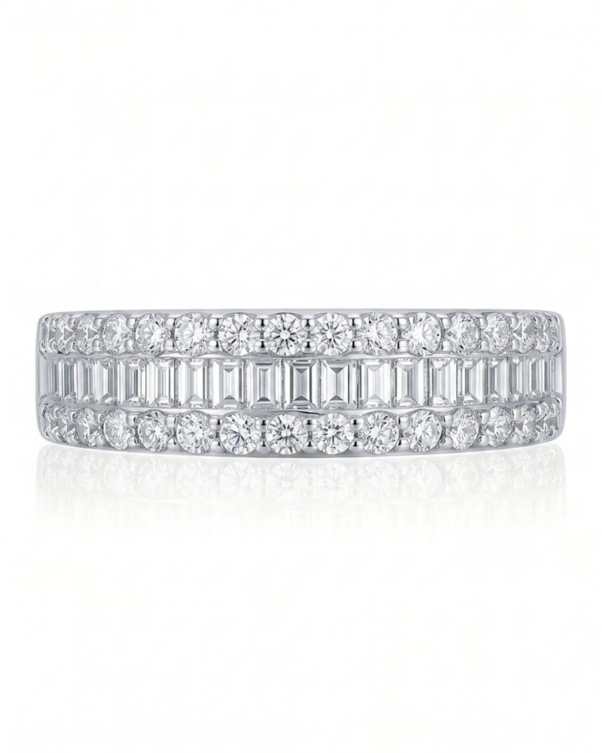 Platinum diamond wedding band with baguette and round brilliant diamond detailing | SARATTI