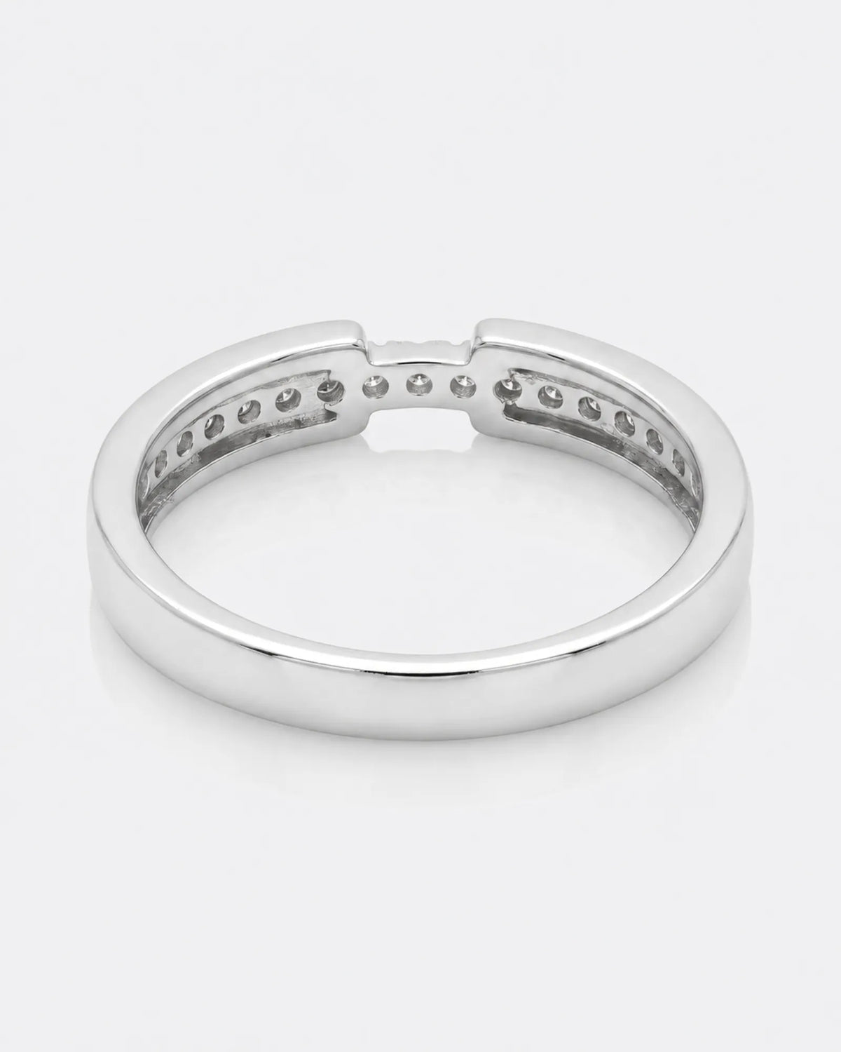 Round Diamond Wedding Band in White Gold