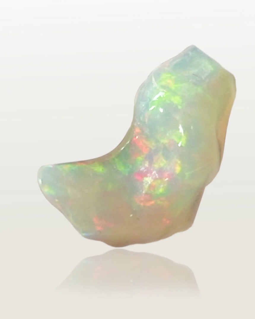 Alternate angle of 2.66ct White Opal with vivid colour play | SARATTI