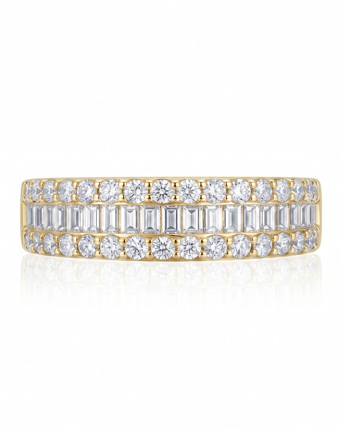 Yellow gold diamond wedding band with baguette and round brilliant diamond detailing | SARATTI