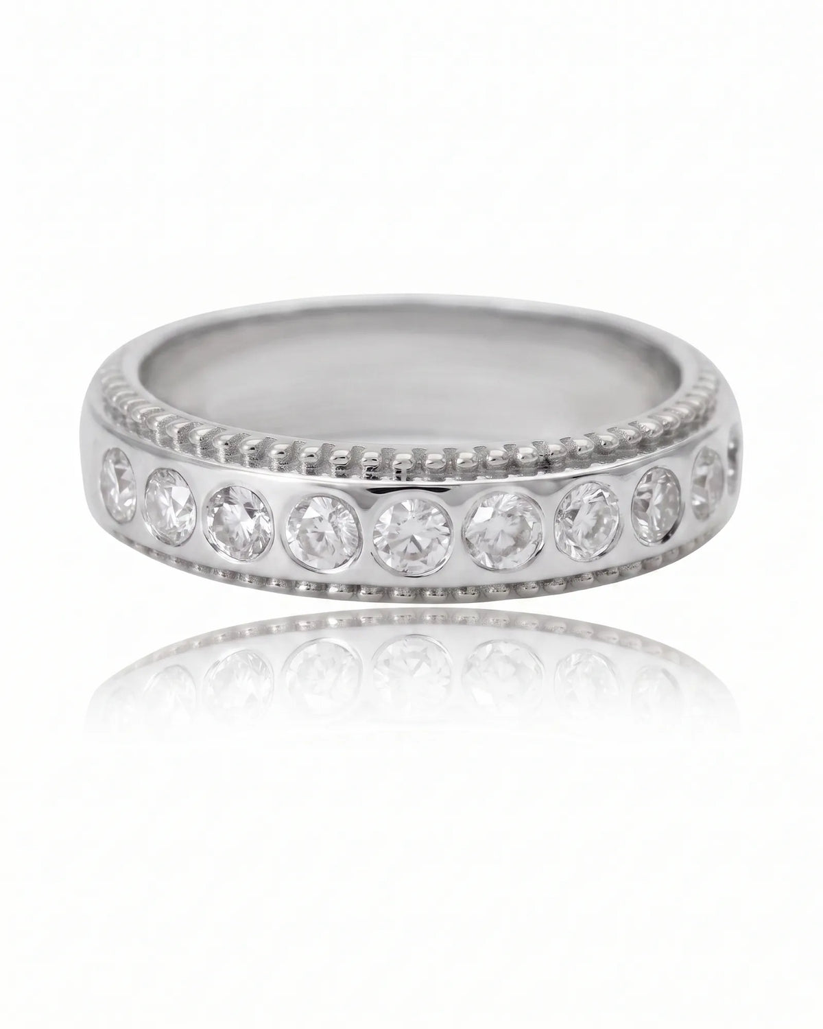 Diamond wedding band in platinum, view 4 | SARATTI