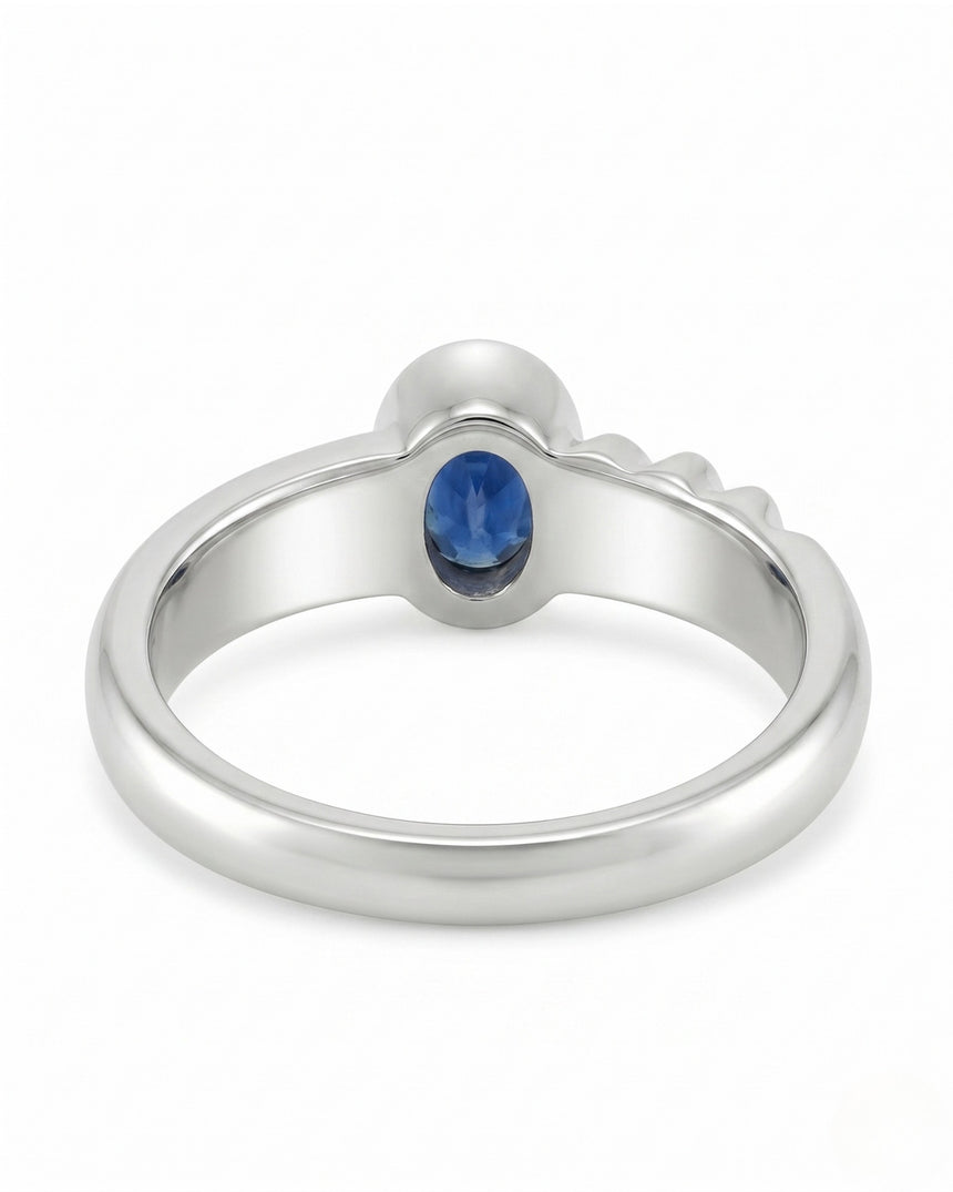 Oval sapphire engagement ring in 18K White Gold with minimalist stackable band | SARATTI