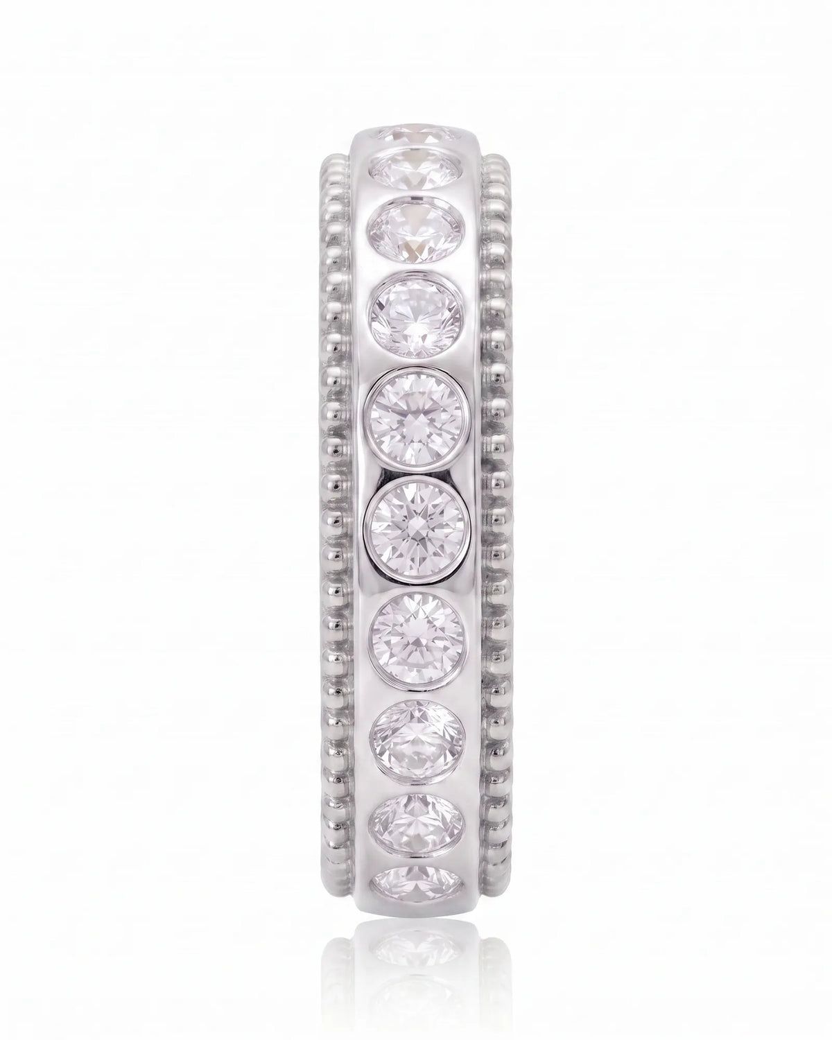 Diamond wedding band in platinum, view 3 | SARATTI
