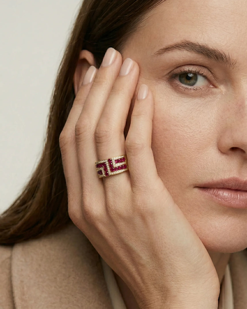 Art deco inspired ruby and diamond ring in 18K yellow gold macro craftsmanship view | SARATTI