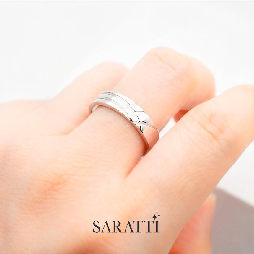 Mens comfort fit wedding band worn on hand in platinum | SARATTI