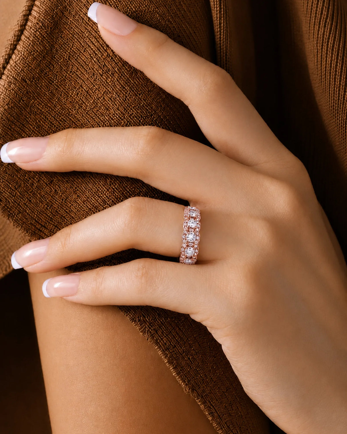 Bridal diamond ring in rose gold with round diamonds and halo-like sparkle for her | SARATTI