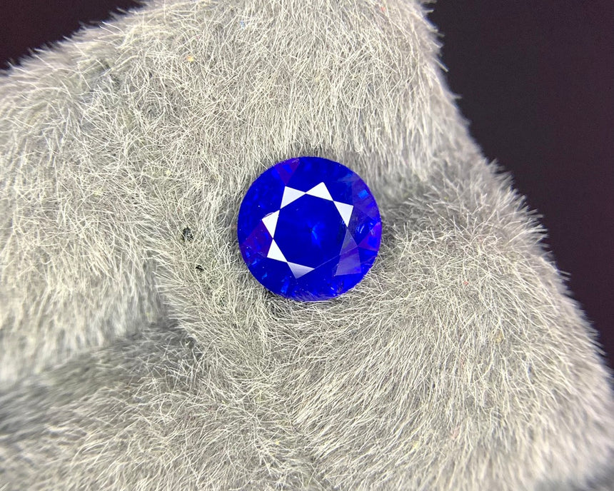 1.51-carat Royal Blue Ceylon Round Sapphire | CGL Certified | Unheated