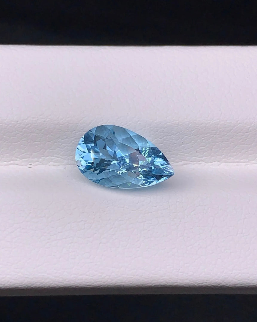 CGRL certified 2.62ct Natural Aquamarine gemstone | SARATTI