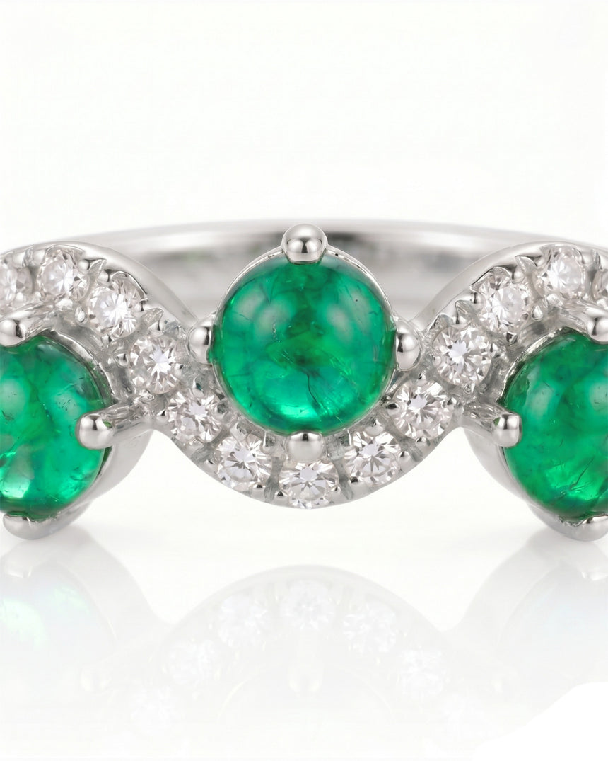 Cabochon emerald diamond ring with flowing design in 18K White Gold | SARATTI