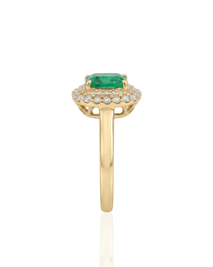 Classic natural emerald diamond ring with yellow gold setting | SARATTI