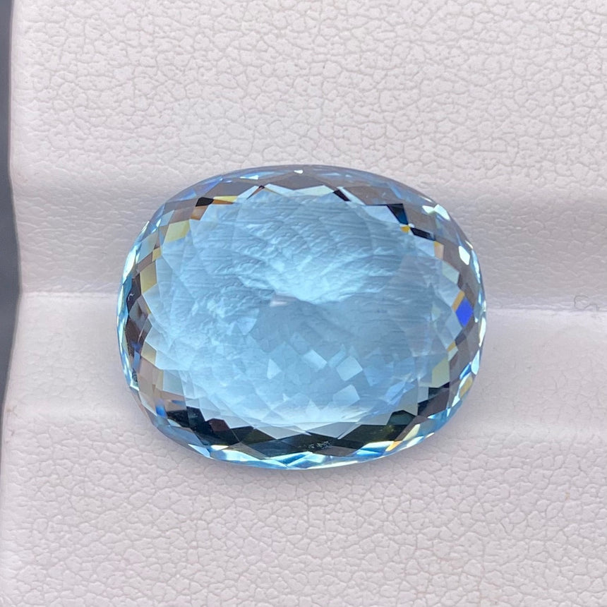 16.32cts Oval Santa Maria Natural Aquamarine Gemstone | GUILD Certified