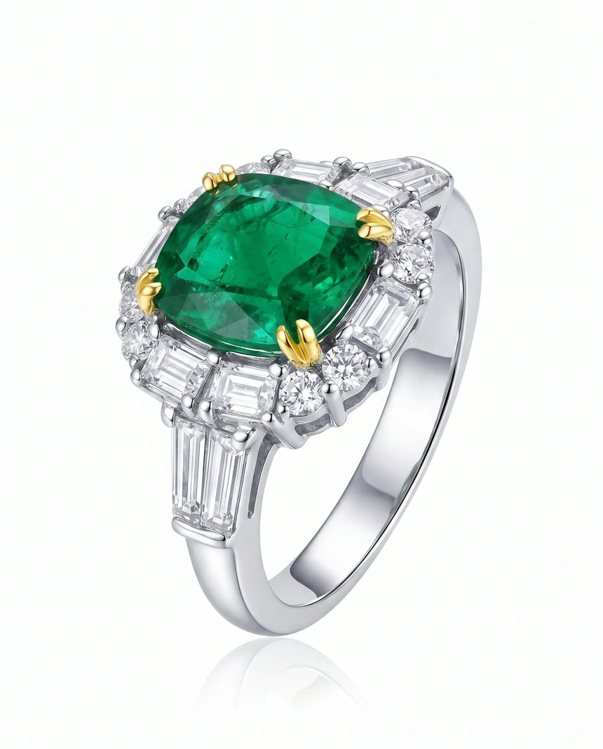 Cushion cut emerald ring with diamonds in platinum | SARATTI
