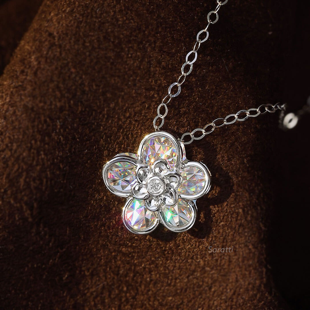 18K White Gold Floral Small Diamond Necklace | Saratti