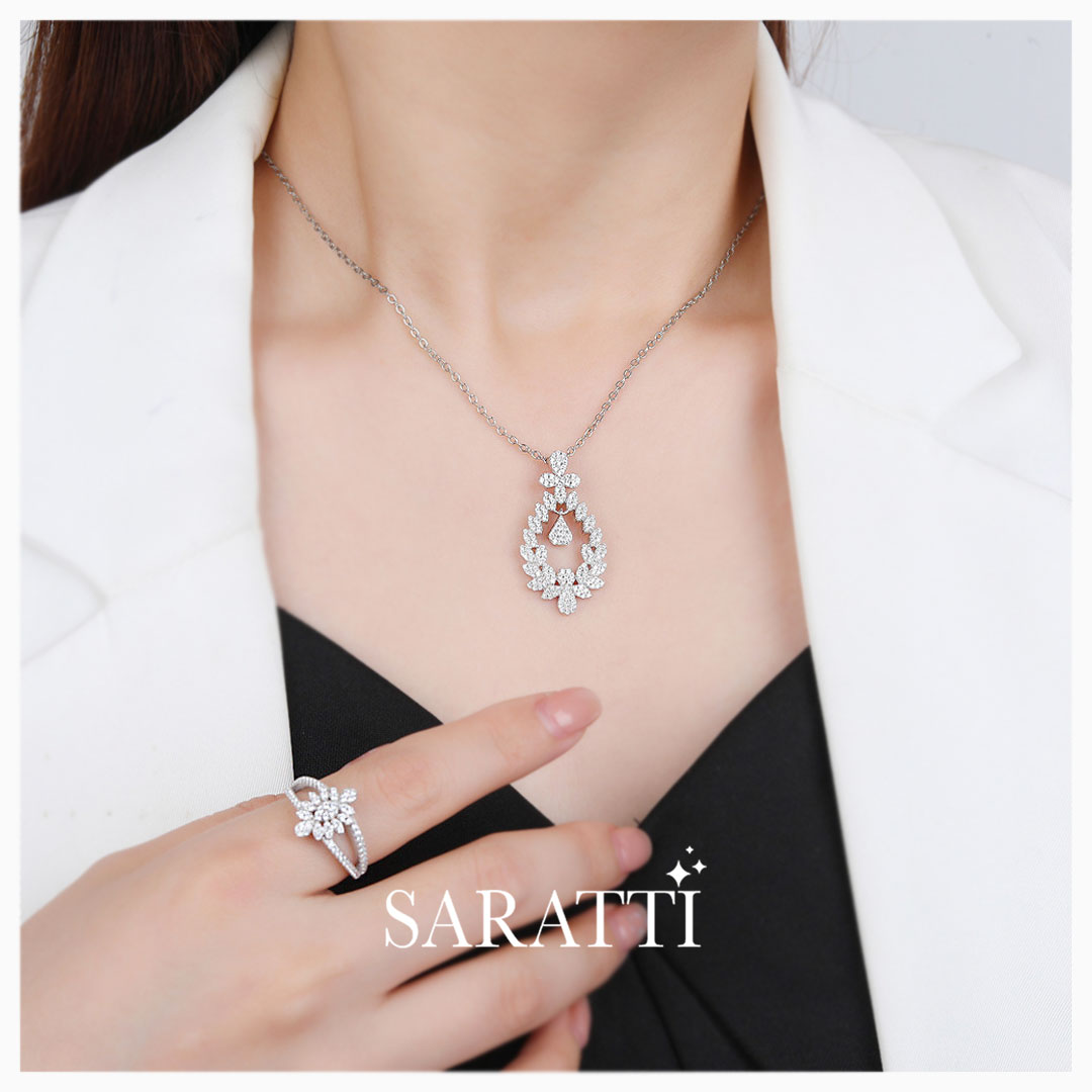 Model wears the Couronne De Nature Silver Pendant Necklace | Saratti