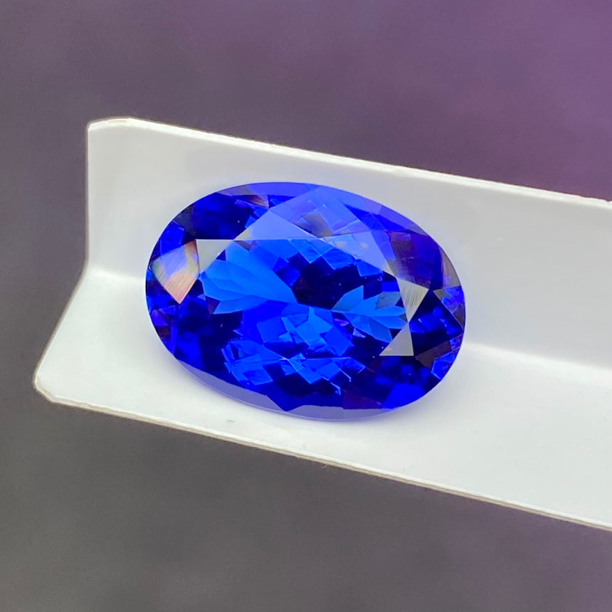 Eye clean 6.25 carat oval cut tanzanite stone ready for pendant design | SARATTI