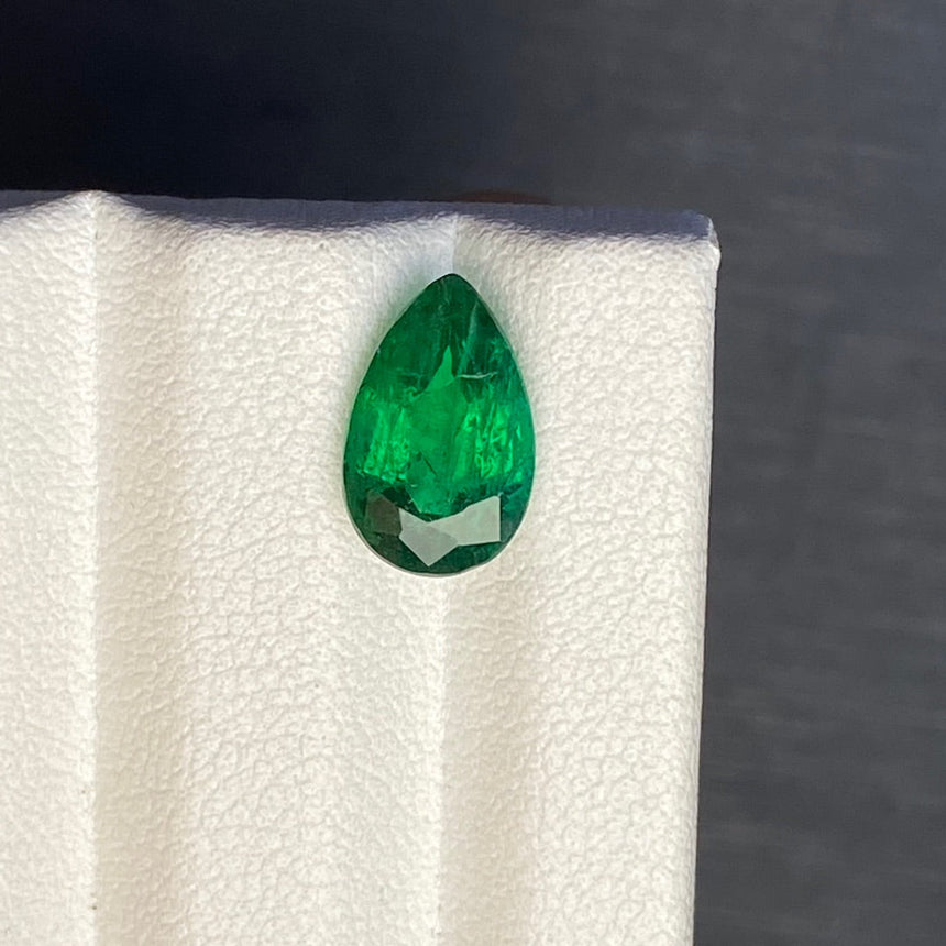 2.44-carat Pear Cut Vivid Green | GUILD Certified