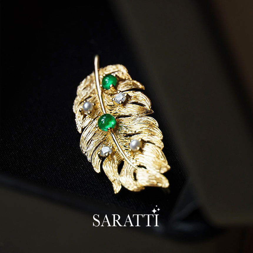 Elegant emerald feather brooch with diamonds and pearls | SARATTI