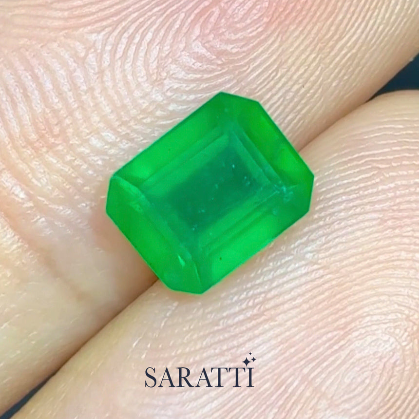 Fine Step Cut Emerald Gemstone | SARATTI