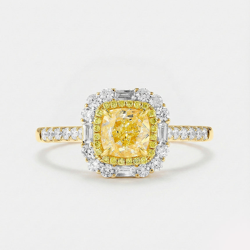 18K yellow Gold Ring on Grey Bg facing me | SARATTI