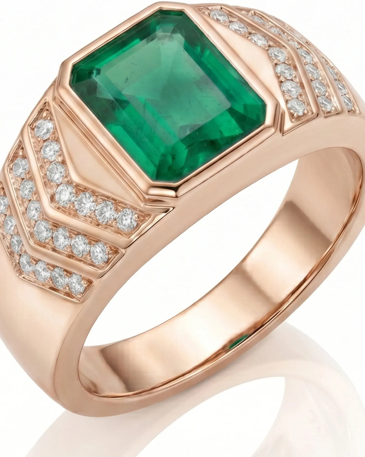 High-end men’s emerald ring with pavé diamonds and wide 18K rose gold band | SARATTI