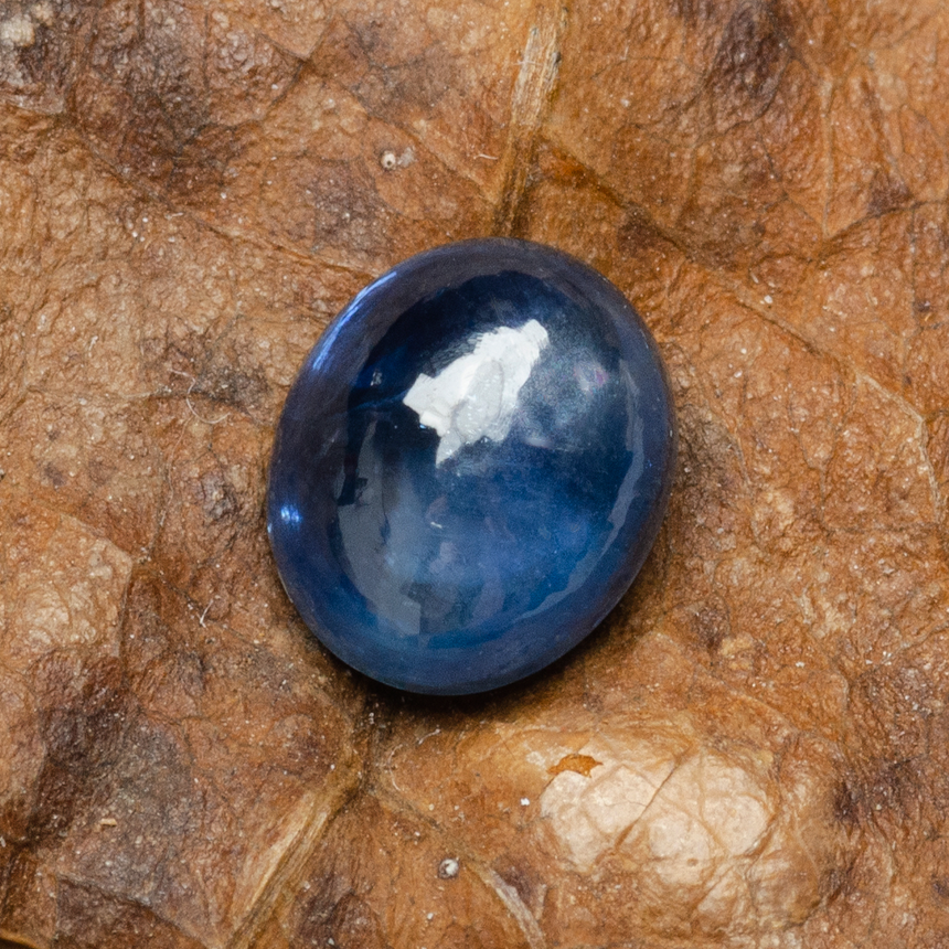 High-quality 0.92 carat cabochon blue sapphire loose stone for custom jewelry | SARATTI