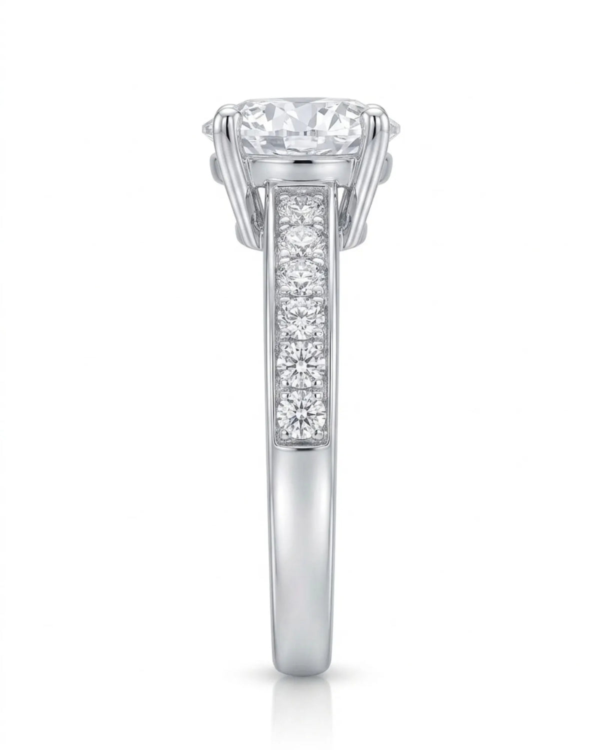 Layla round centre stone engagement ring model hand view in Platinum | SARATTI