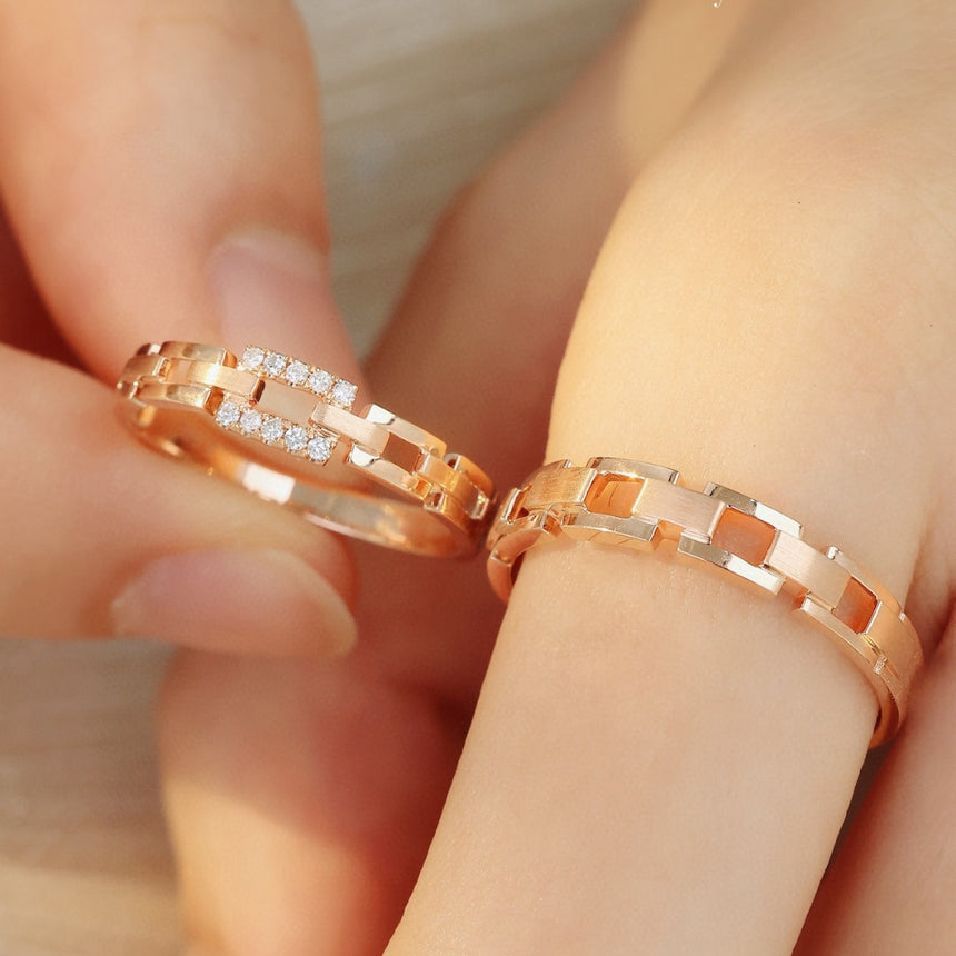 Infinity Link: His & Hers 18K Gold Wedding Band Set