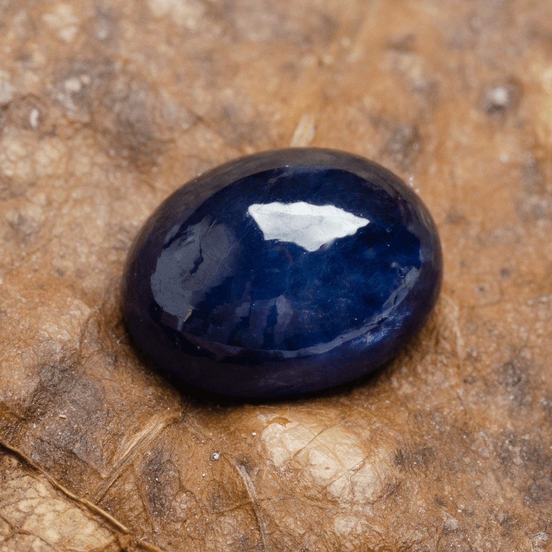 Loose oval blue sapphire stone ready for custom pendant or ring | SARATTI