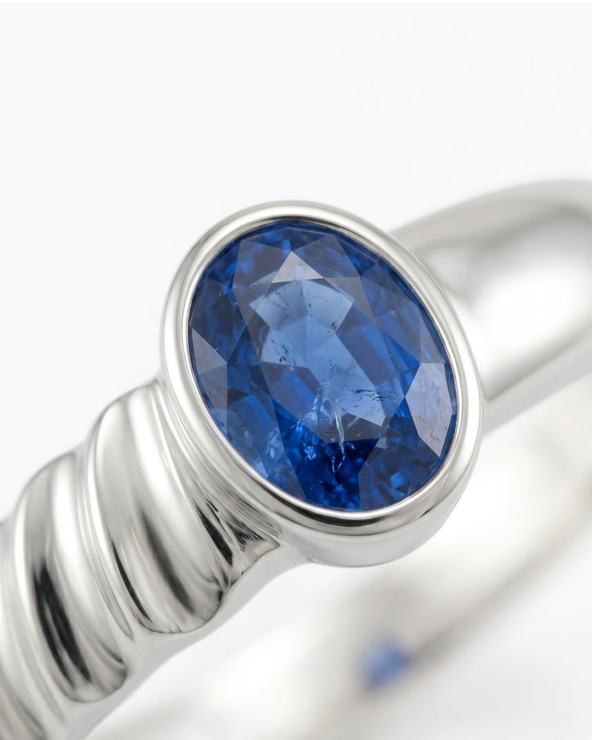 Luxury bezel set sapphire ring in 18K White Gold for refined modern jewelry buyers | SARATTI