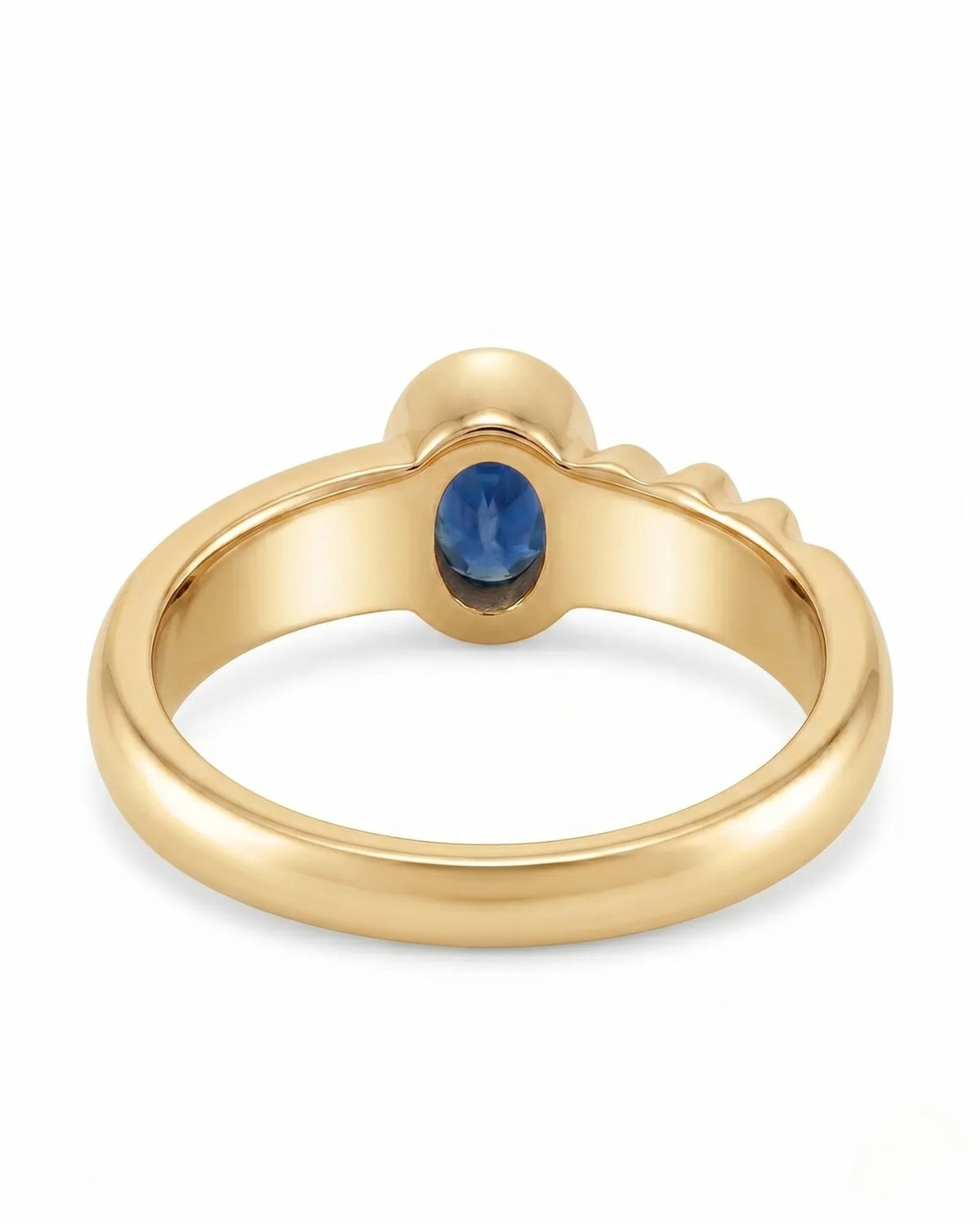 Luxury bezel set sapphire ring in 18K Yellow Gold for refined modern jewelry buyers | SARATTI