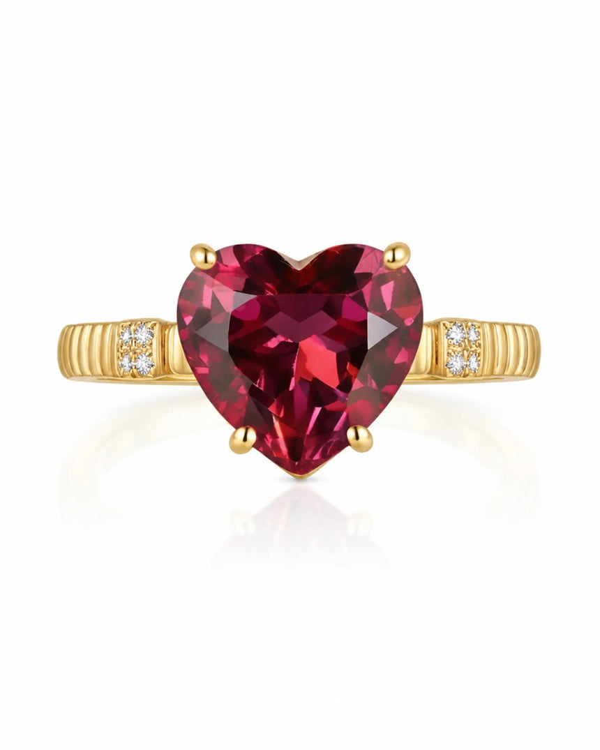 Luxury crimson tourmaline heart ring with diamond details in 18K Yellow Gold | SARATTI