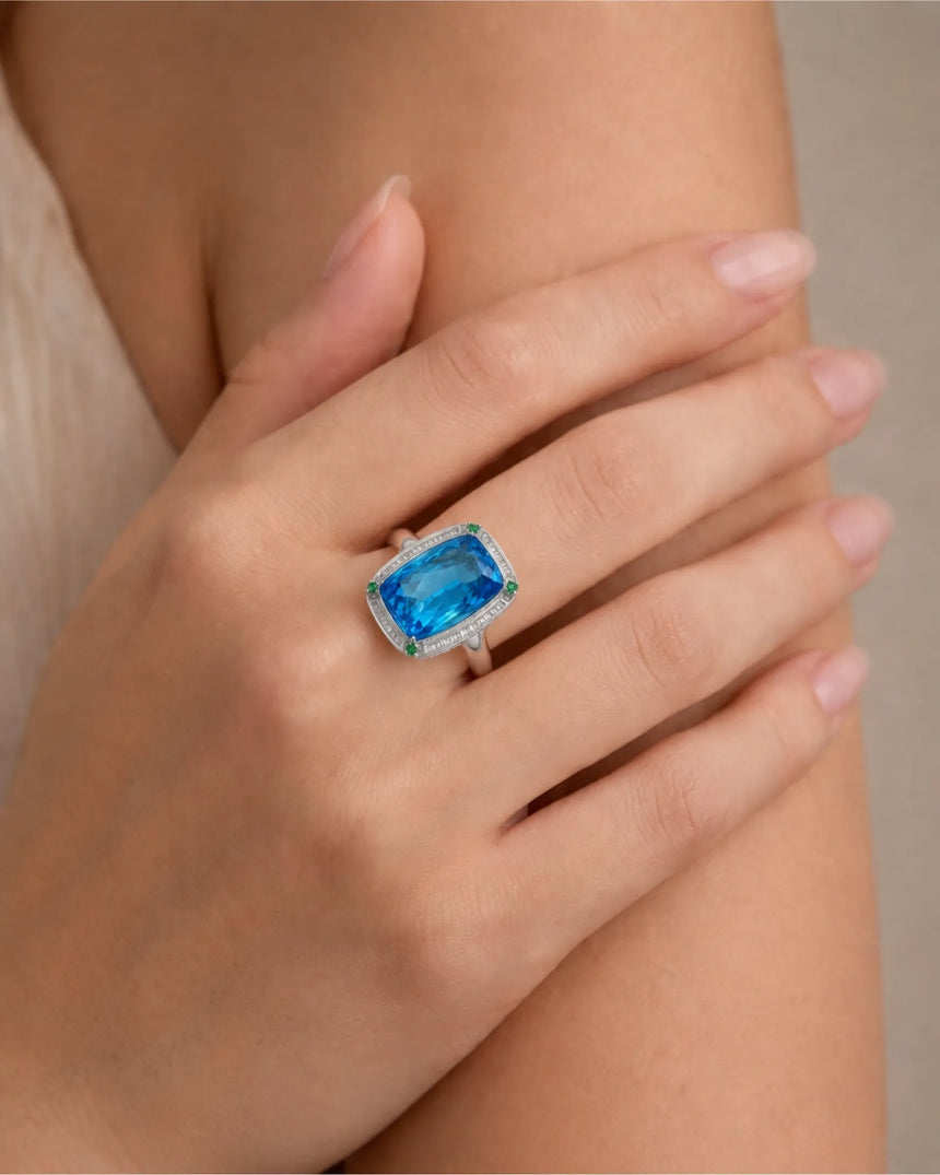 Luxury natural topaz and diamond statement ring with monumental proportions in platinum | SARATTI