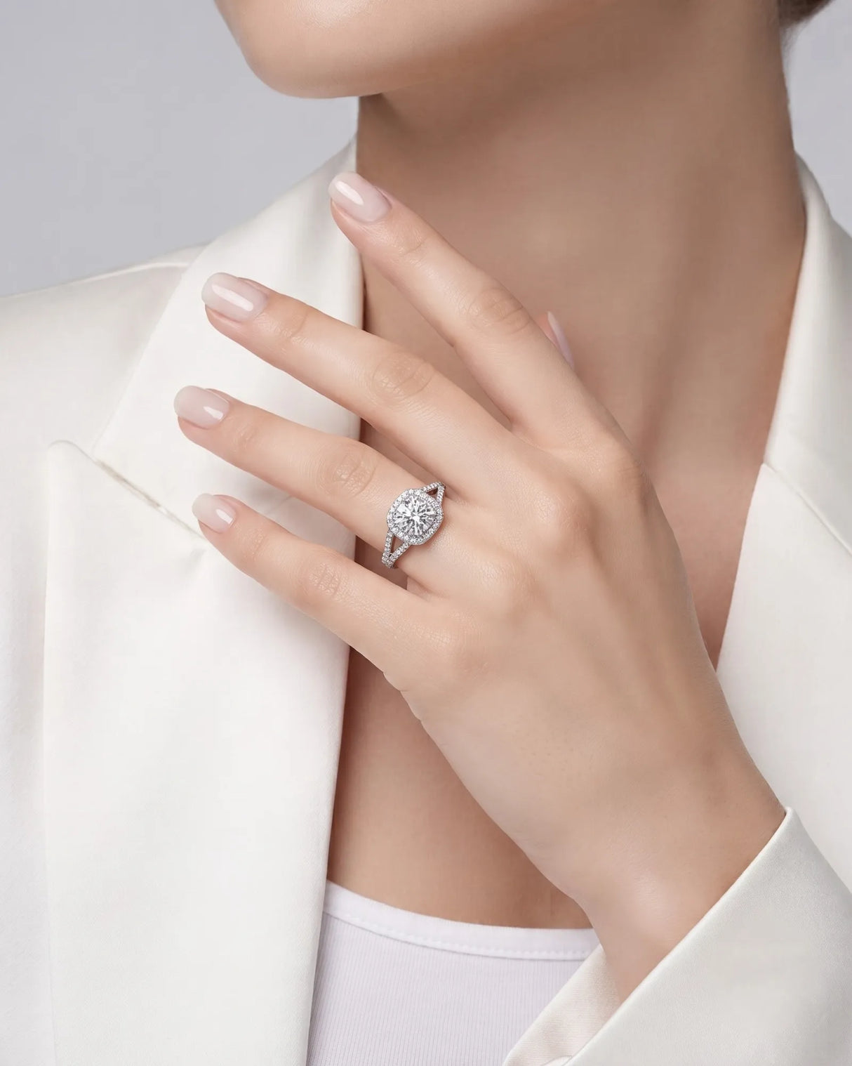 Evana – Natural Round Diamond Halo Split-Shank Engagement Ring