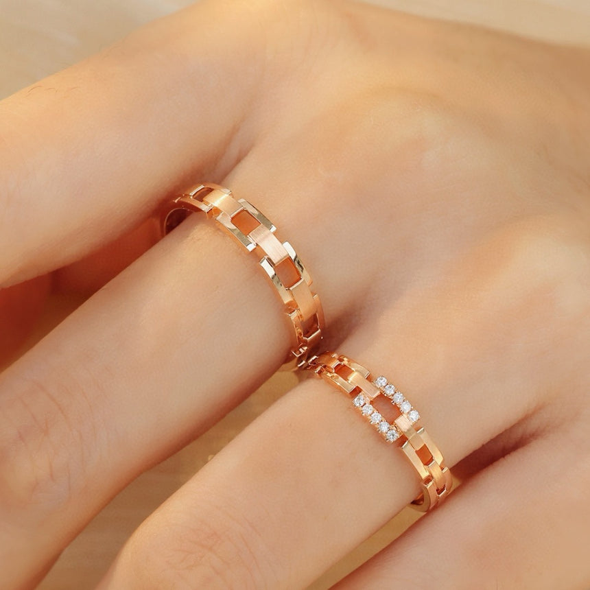 Infinity Link: His & Hers 18K Gold Wedding Band Set