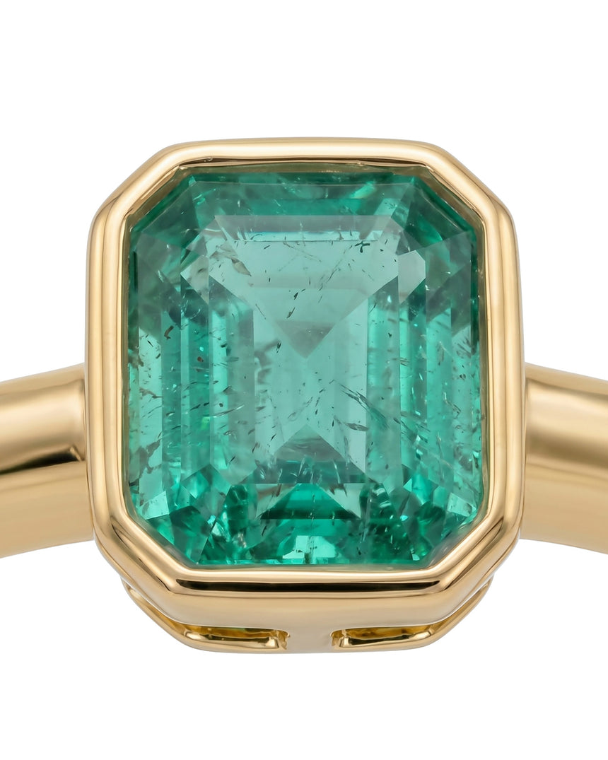 Minimal natural emerald statement ring in 18K Yellow Gold | SARATTI