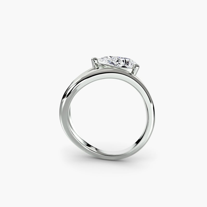 Sculptural pear cut solitaire ring setting in white gold | SARATTI